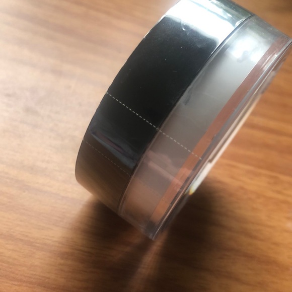 NYX Professional Makeup HD Studio Finishing Powder - Picture 7 of 12